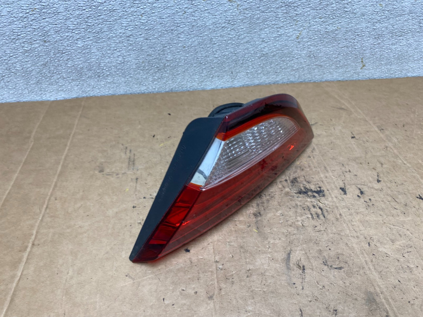 2015 to 2017 Chrysler 200 Sedan Right Passenger Inner Tail Light T2406 DW2