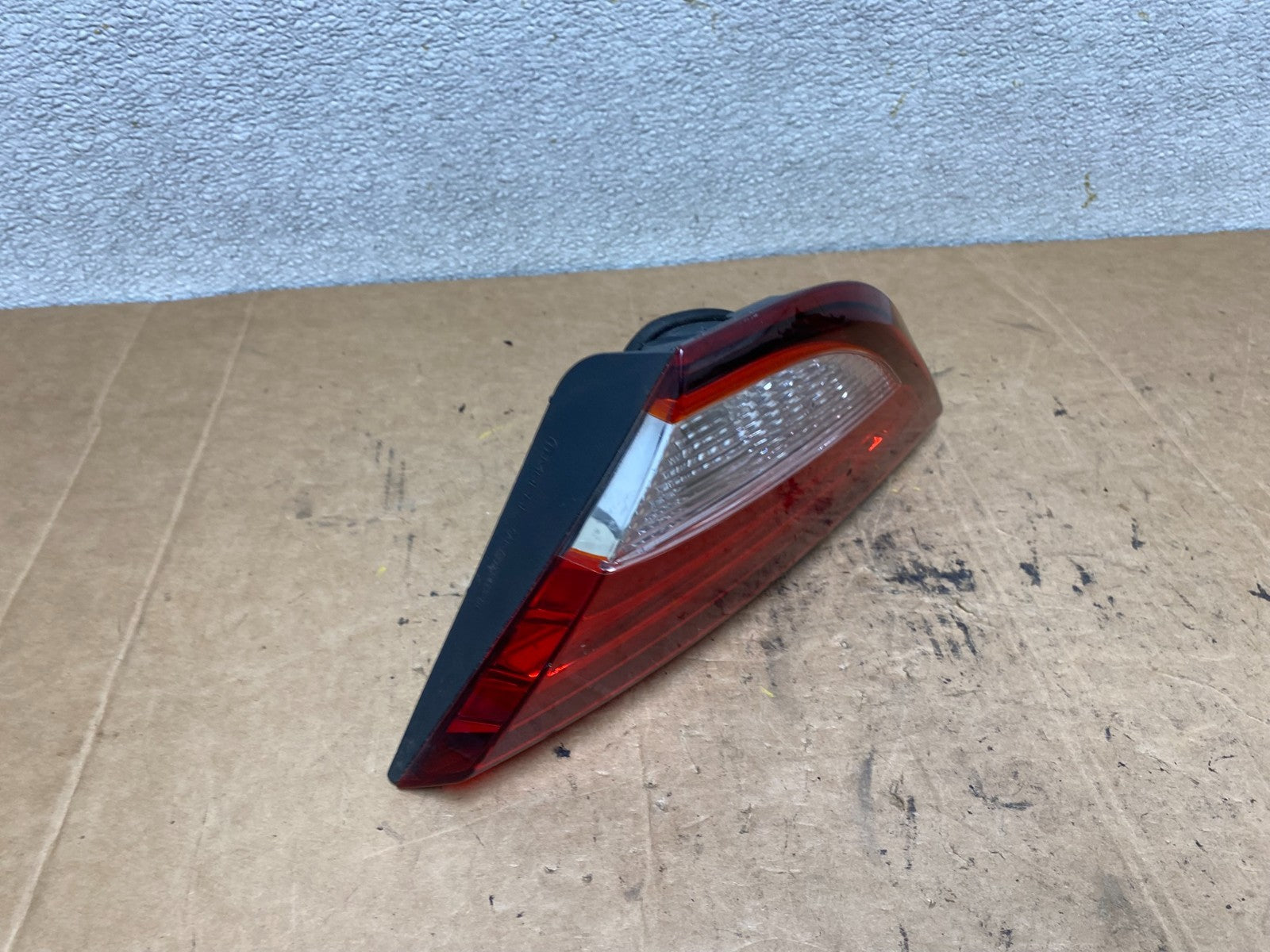 2015 to 2017 Chrysler 200 Sedan Right Passenger Inner Tail Light T2406 DW2