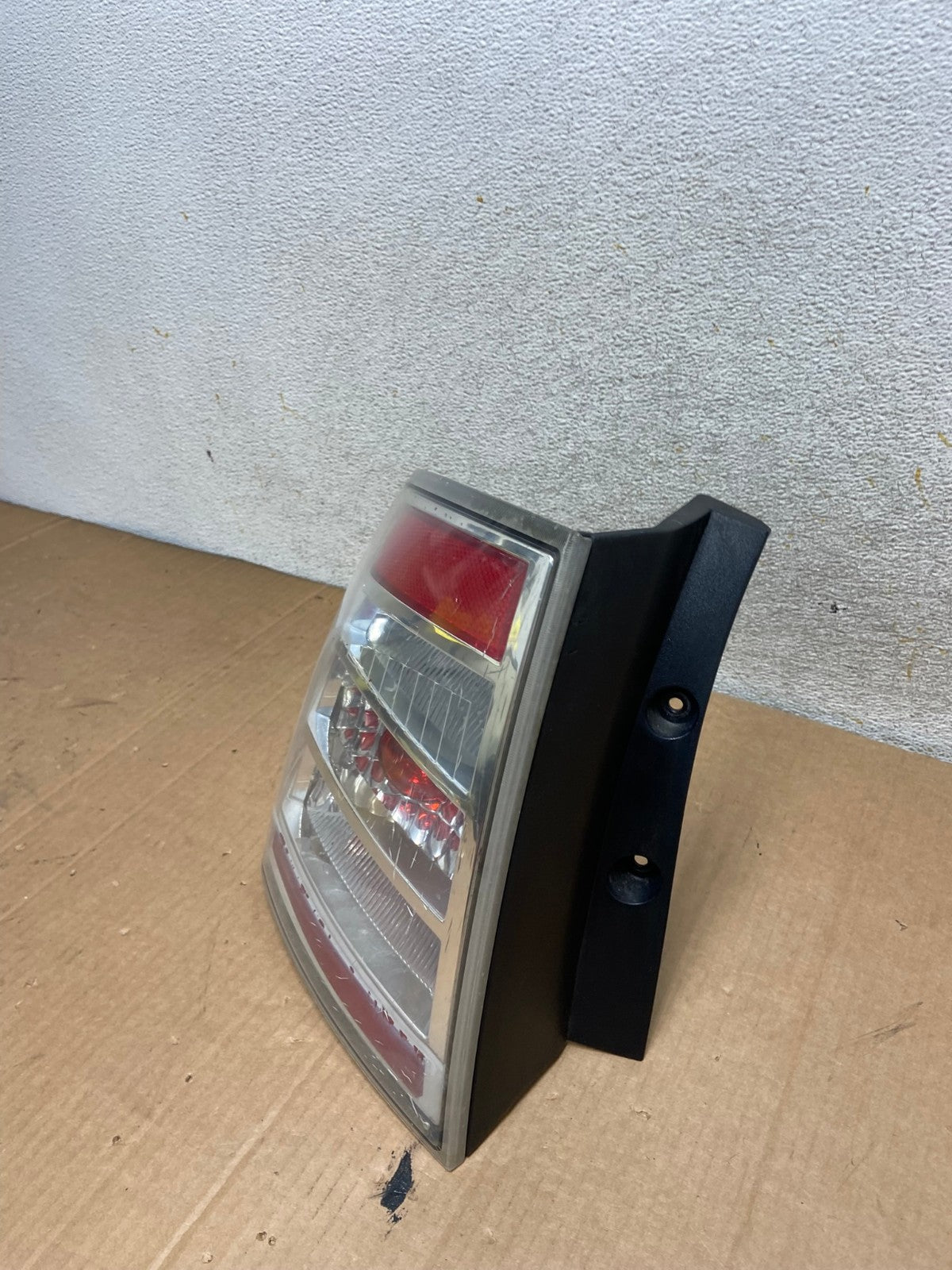 2007 to 2010 Ford Edge Tail light Left Driver Side AI8423 LK1