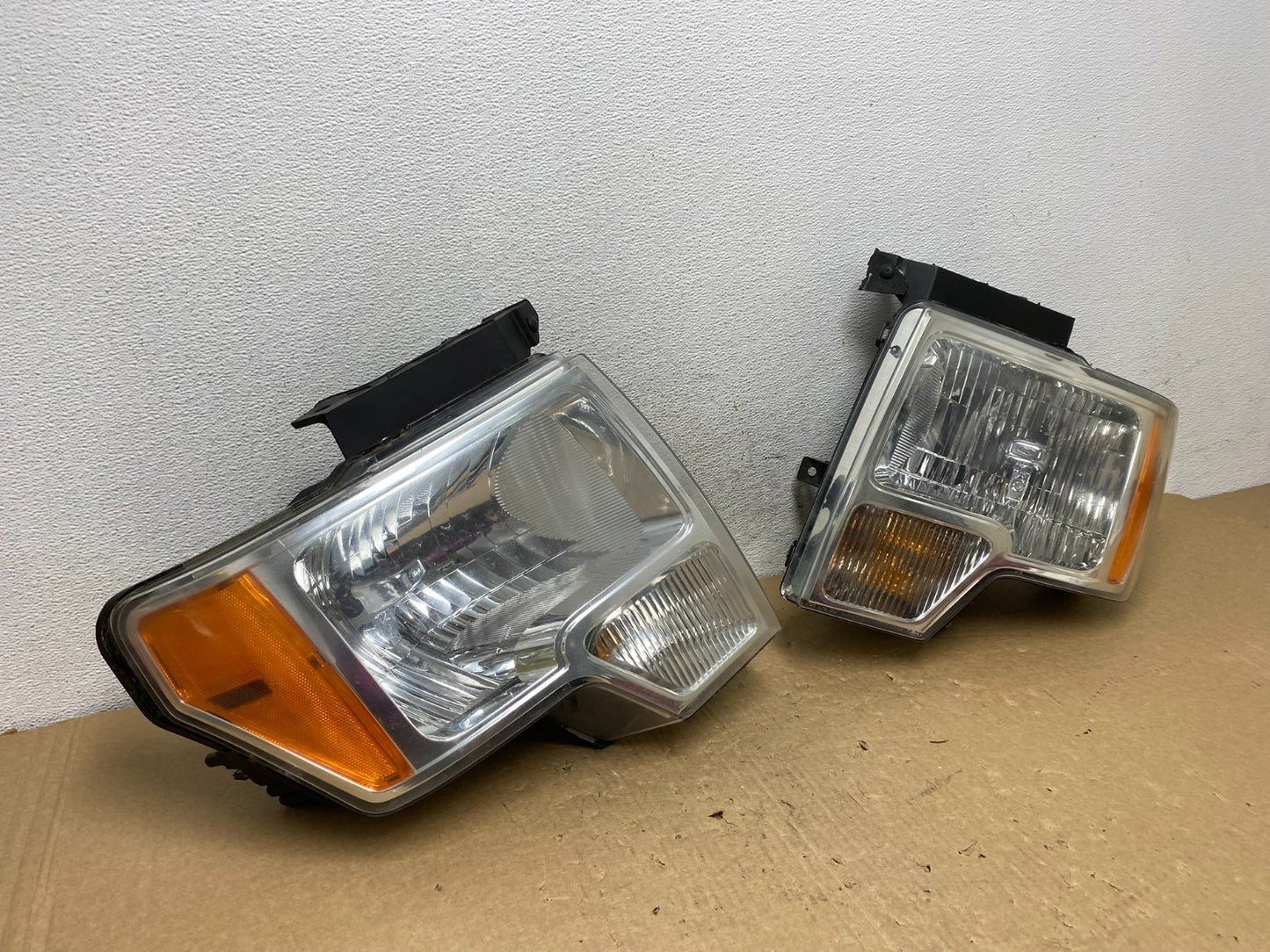 2009 to 2014 Ford F-150 F150 Left+Right Halogen Headlights AF7442 DW2