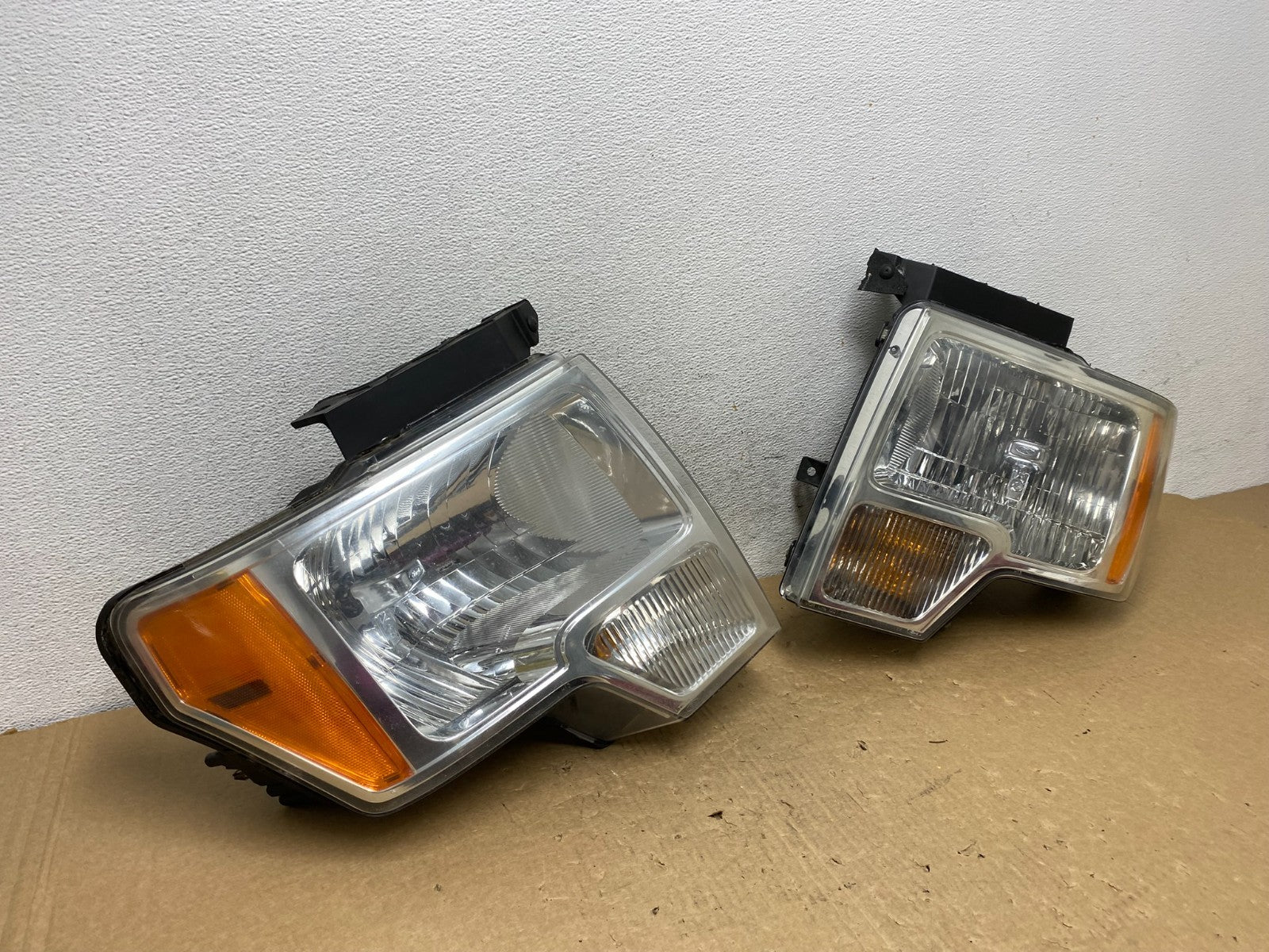 2009 to 2014 Ford F-150 F150 Left+Right Halogen Headlights AF7442 DW2