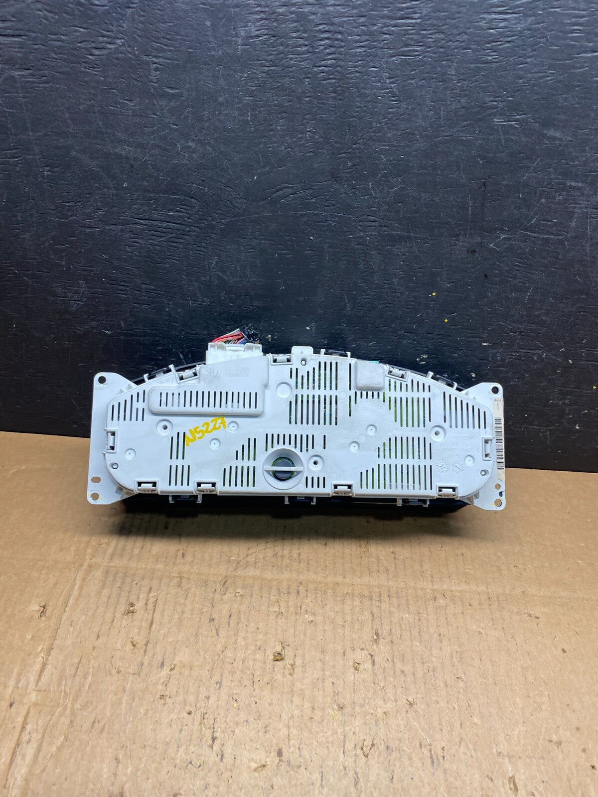 2005 to 2012 Nissan Xterra Frontier Pathfinder Speedometer Cluster Gauge N52274