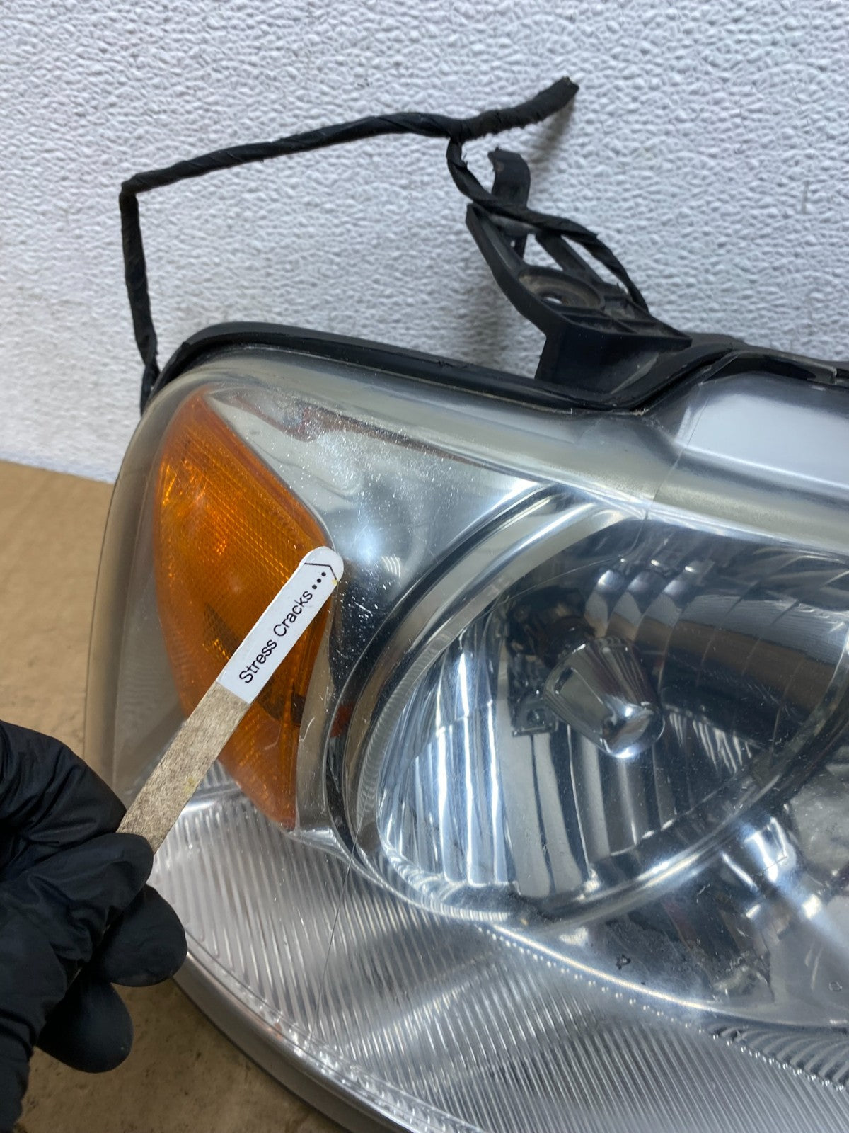 2004 to 2008 Ford F-150 F150 Right Passenger Rh Halogen Headlight AC8633 DW4