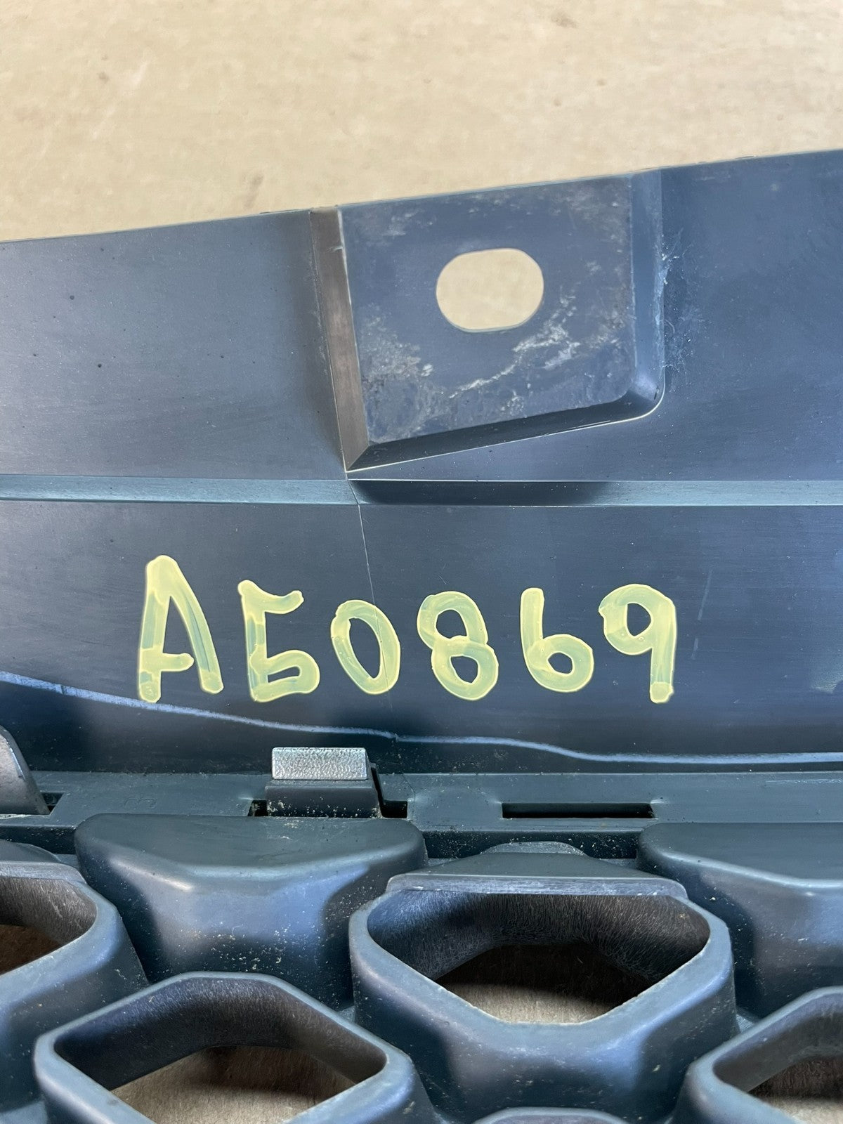 2010 to 2012 Nissan Sentra Front Upper Grill Grille AG0869 DG5