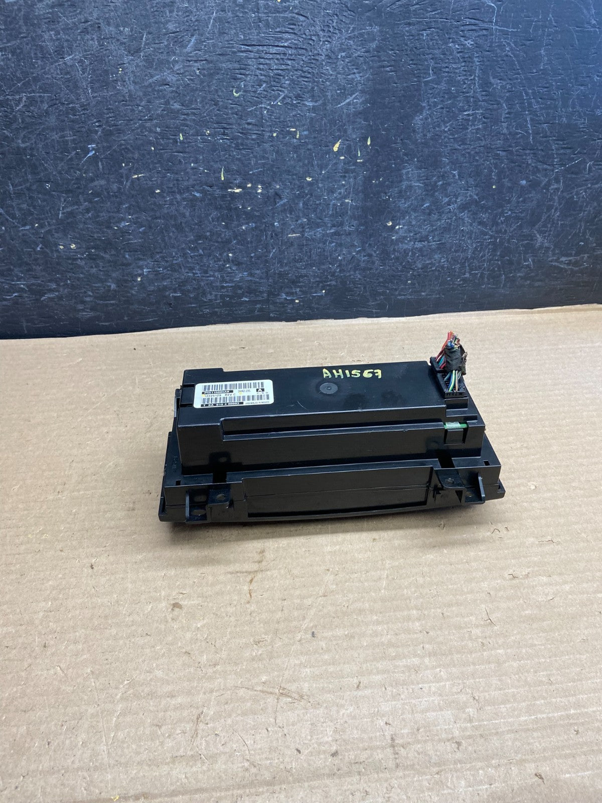 1999 to 2004 Jeep Grand Cherokee A/C Climate Control Bezel AH1567 DG3