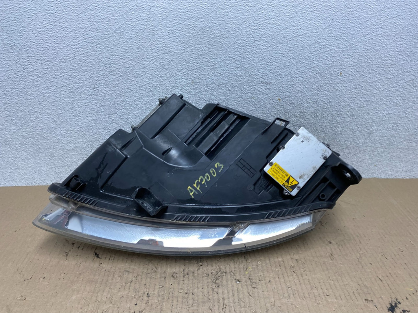 2005 to 2008 Audi A6 Right Passenger Side Headlight Xenon HID AF7003 DW8