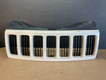 2008 2009 2010 Jeep Grand Cherokee Front Upper Grill Grille AD8520 DG0