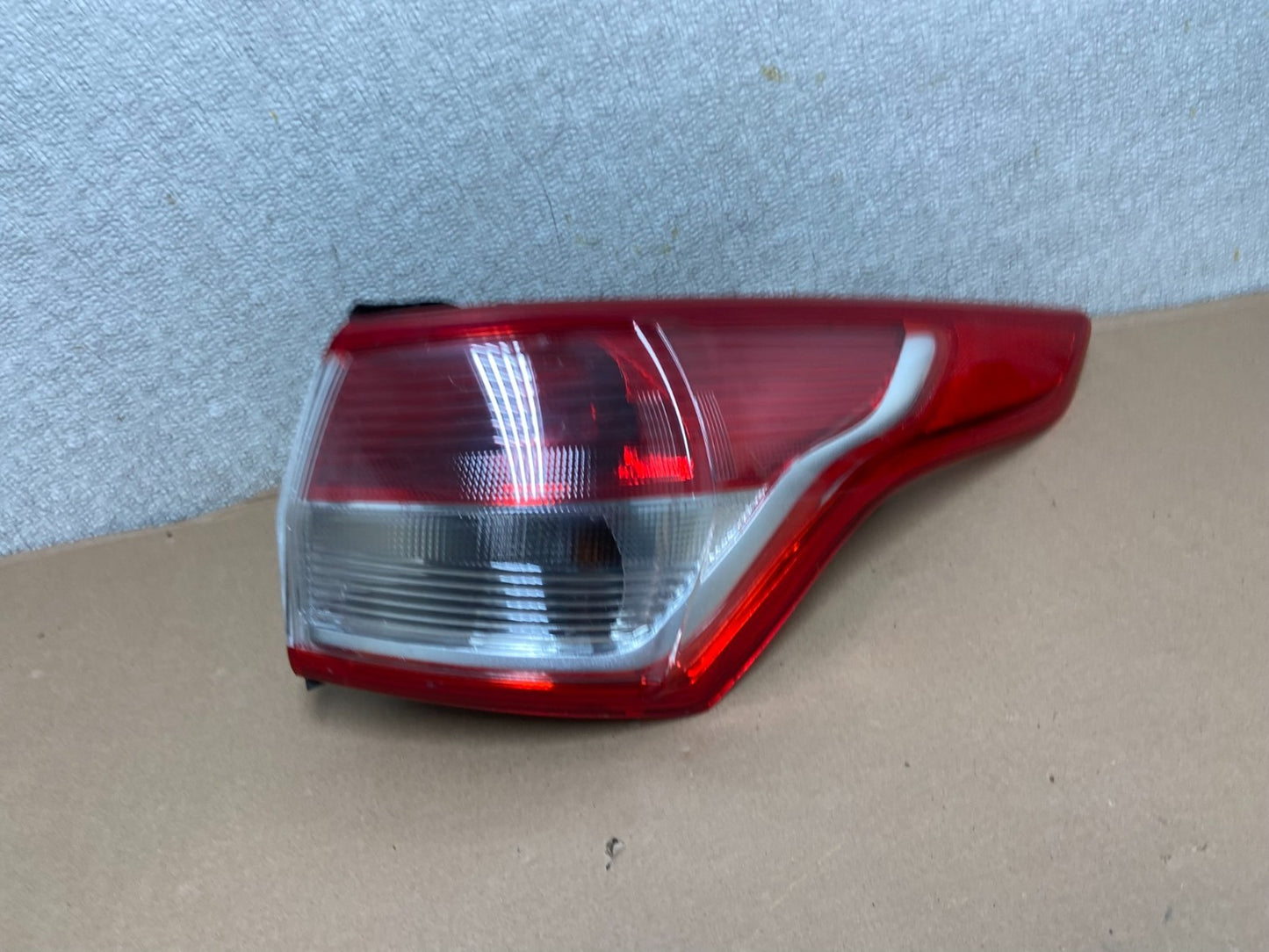 2013 to 2016 Ford Escape Right Passenger RH Side Tail Light Oem AA9835 LK0