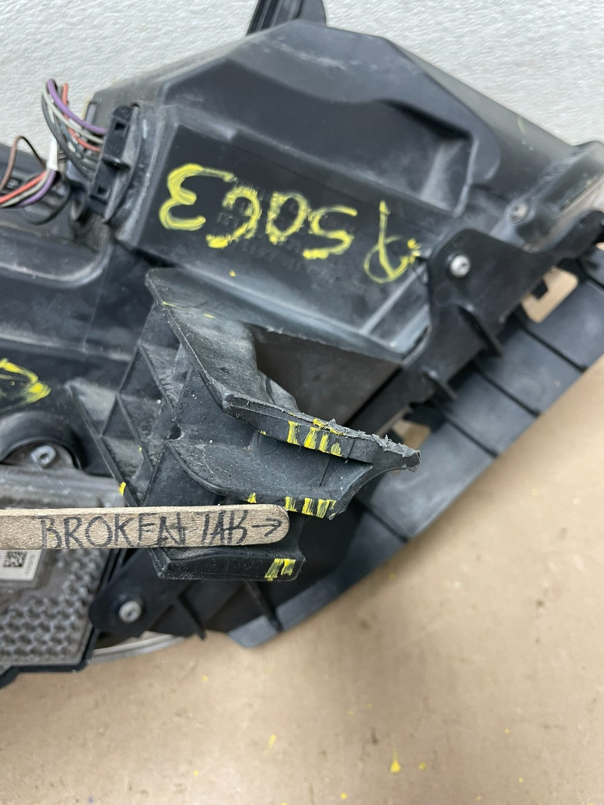 2013-2017 Buick Enclave Left Driver Headlight Xenon Hid One Ballast OEM Q5063 DW15