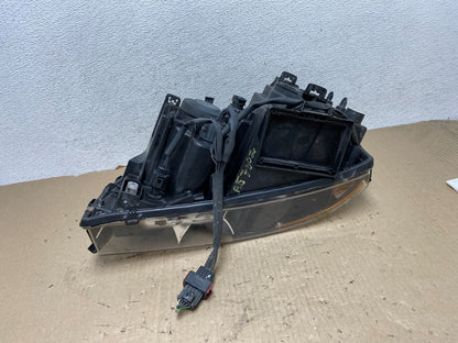 2003 to 2013 Volvo XC90 Right Passenger Rh Side Headlight Halogen AG7002 DW7