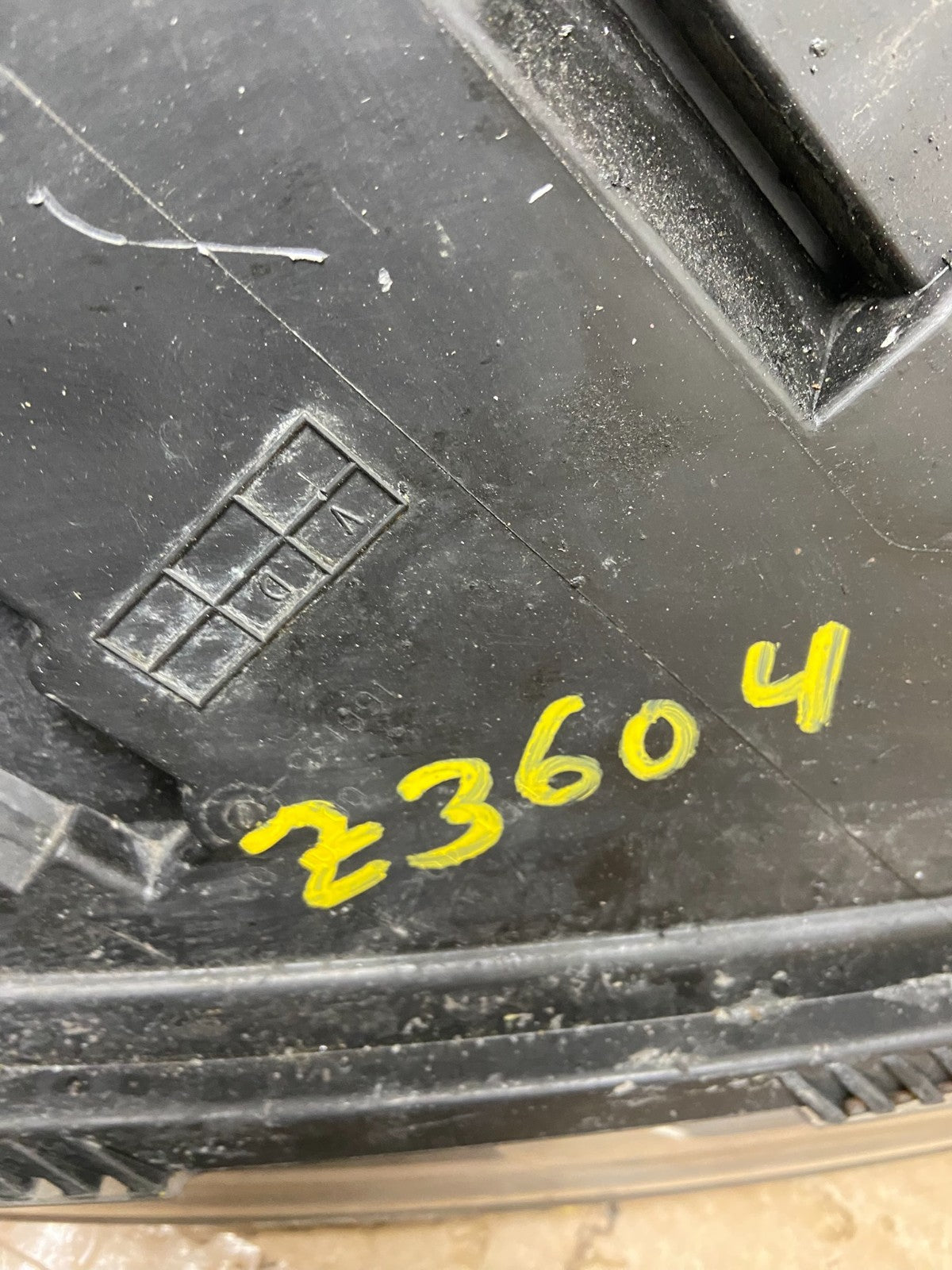 2005 to 2008 Audi A6 Left Driver Side Headlight Halogen Z3604 DW12