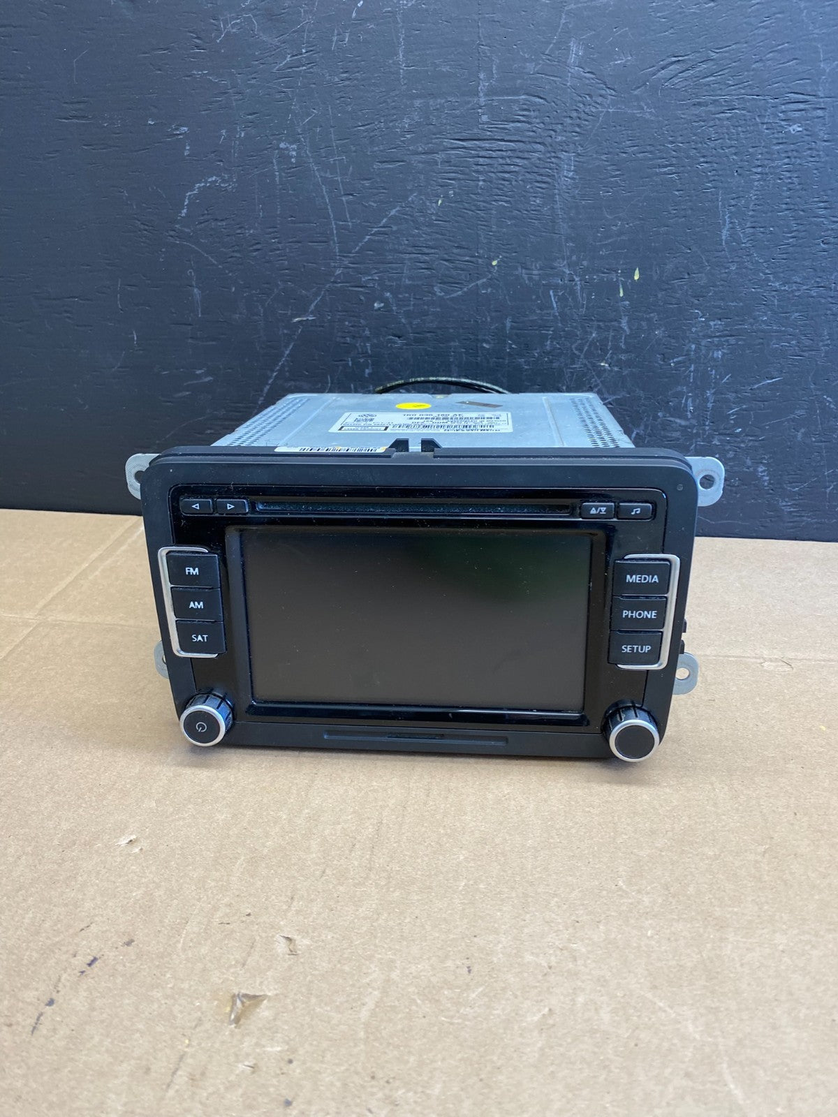 2010 to 2017 Volkswagen Passat Jetta Radio CD Player Screen Navigation AB9189 DG0