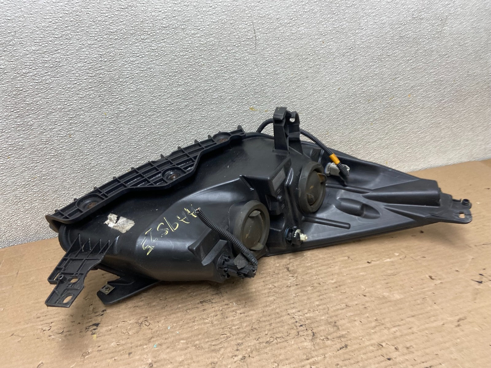 2013 - 2016 Ford Escape Headlight Left Driver Lh Side Halogen AA9525 DW6