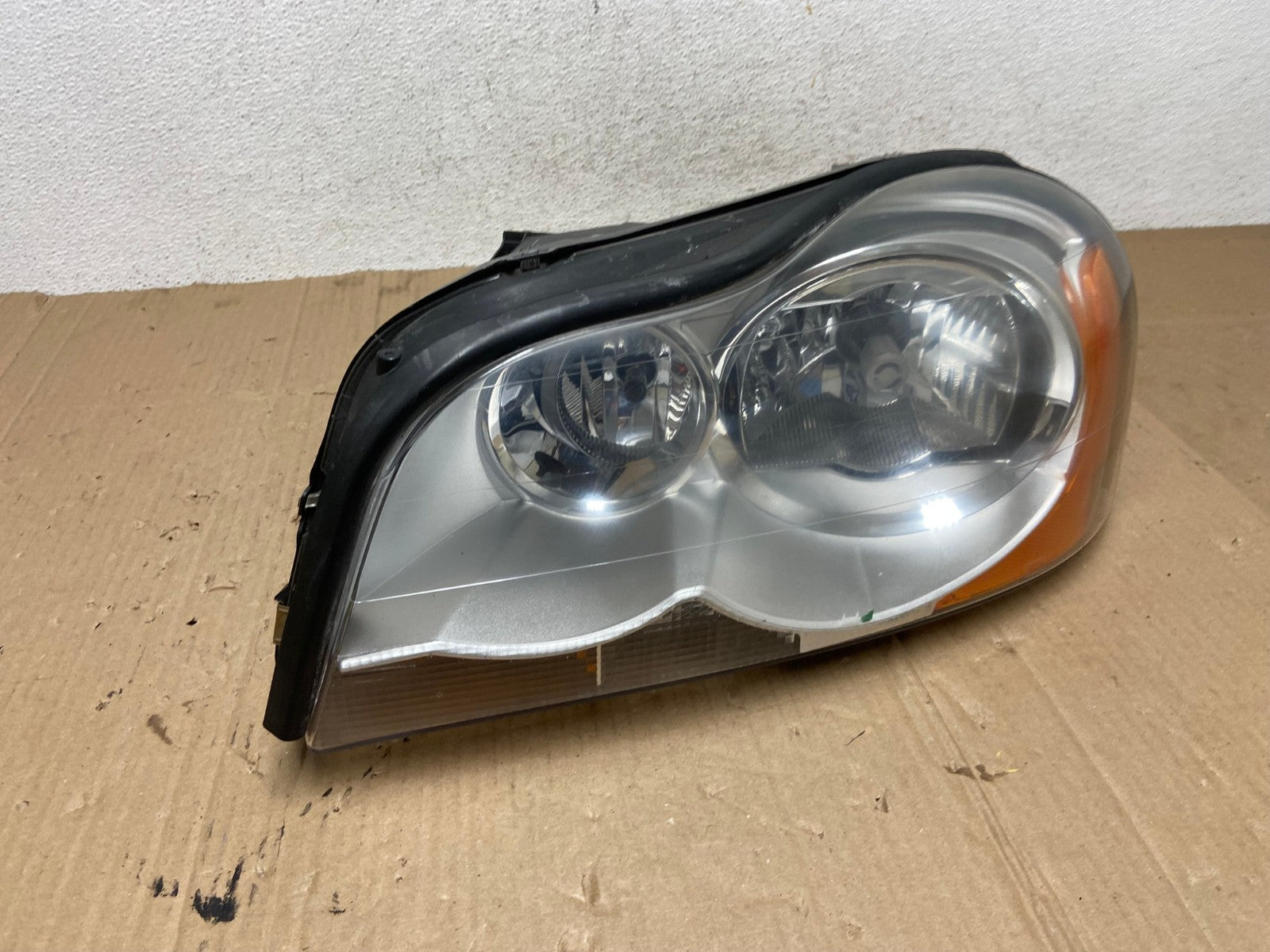 2003-2006 Volvo XC90 Left Driver Side Headlight Xenon Hid AE9000 LK2