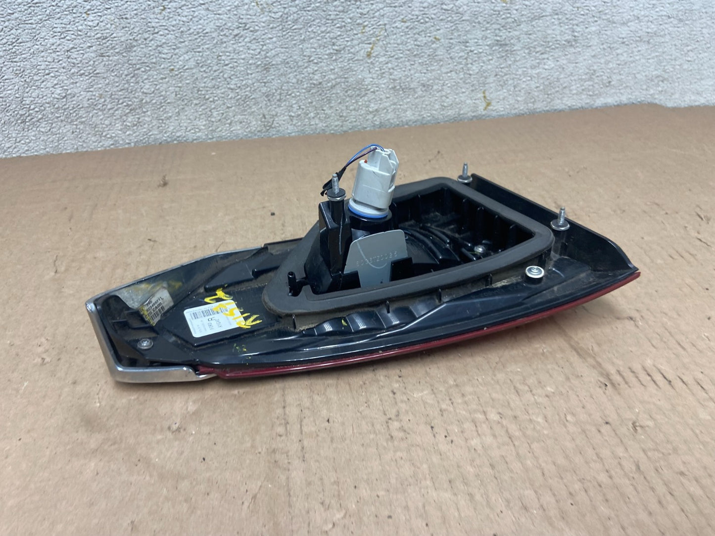 2017 - 2018 Ford Fusion Right Passenger RH Side Inner Tail Light R1572 DW4