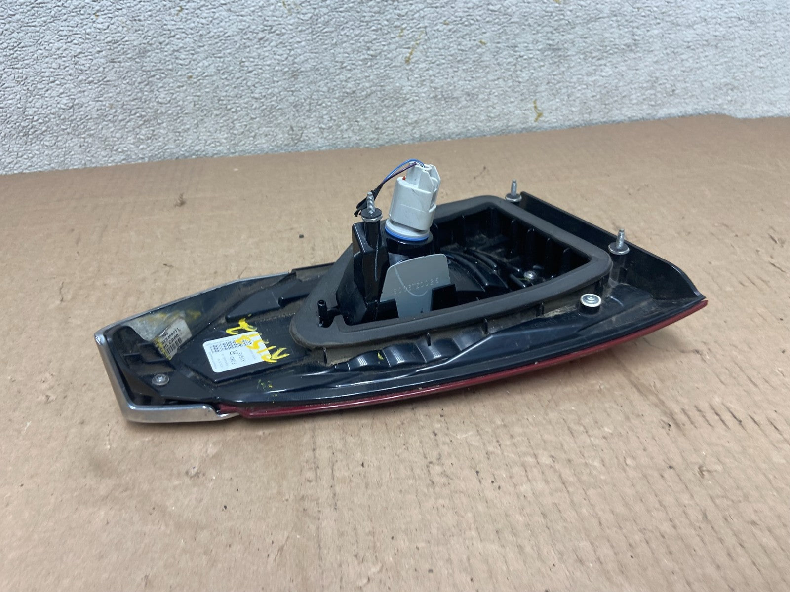 2017 - 2018 Ford Fusion Right Passenger RH Side Inner Tail Light R1572 DW4