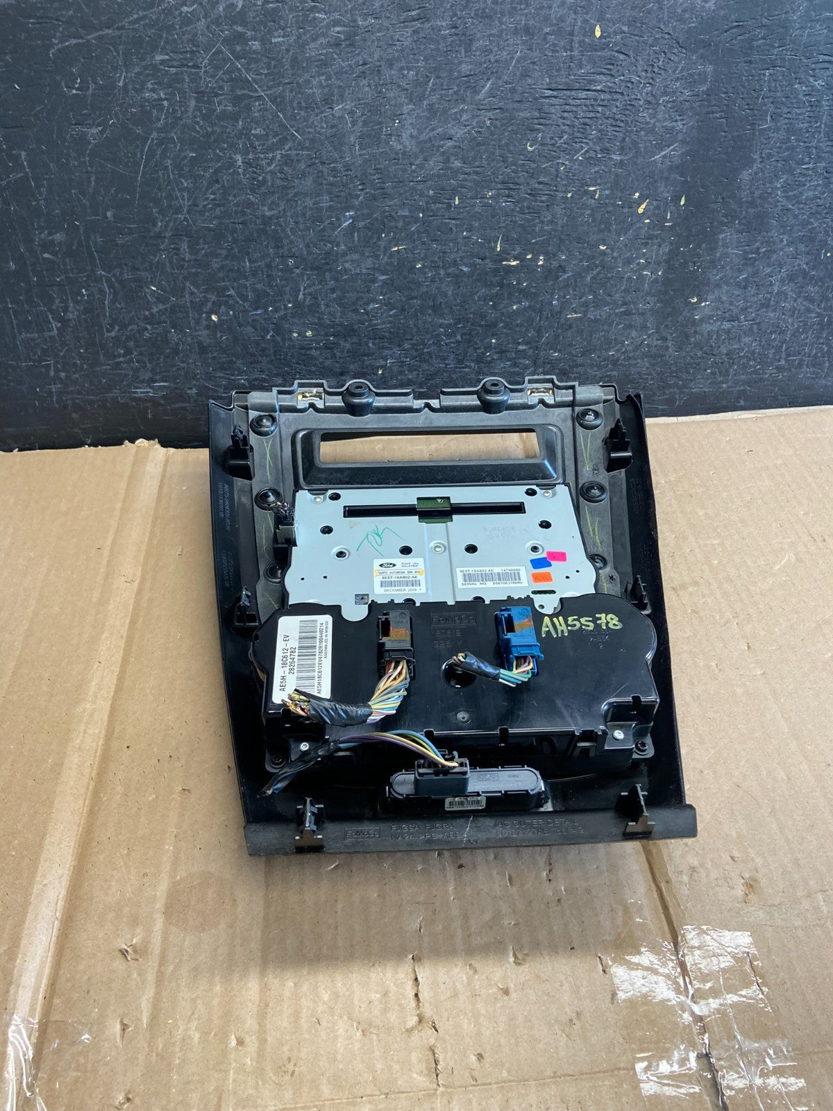 2010 to 2012 Ford Fusion Radio Climate Control A/C Control AH5578 DW3