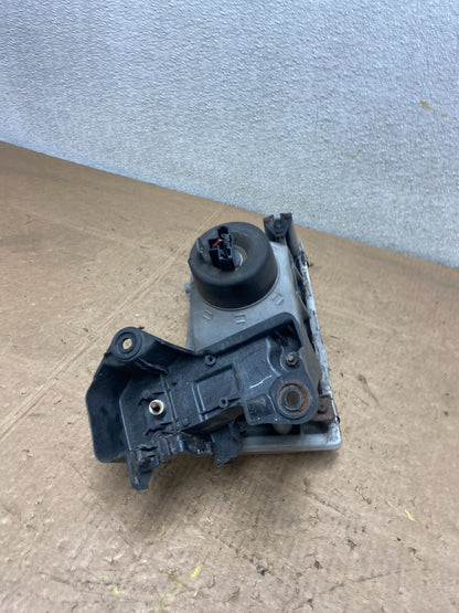 1996 to 1998 Mazda MPV Left Driver LH Headlight OEM Y6895 DW8