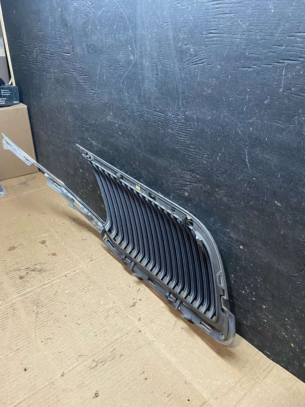 2013 to 2016 Lincoln MKT Left Driver LH Side Front Grill Grille OEM X9637 DG8