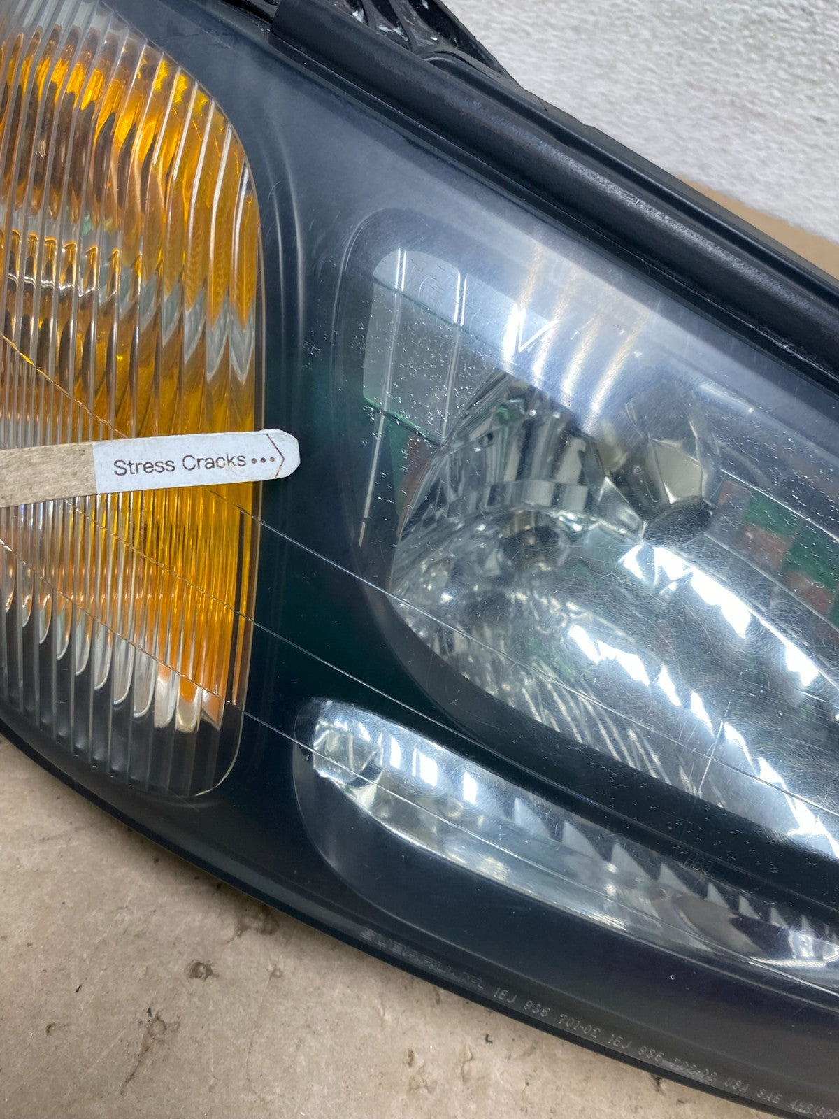 2001 to 2004 Subaru Legacy Outback Right Passenger Rh Headlight AG4371 DW4