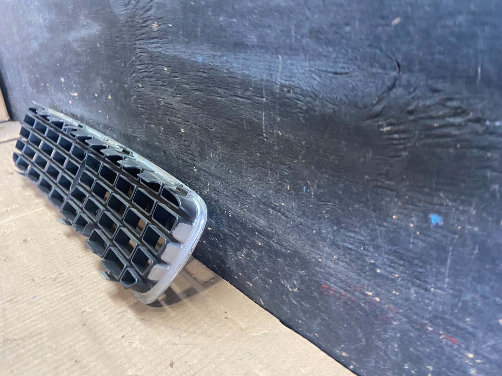 2001 to 2004 Volvo S60 Front Upper Grill Grille Oem R5542 DG6