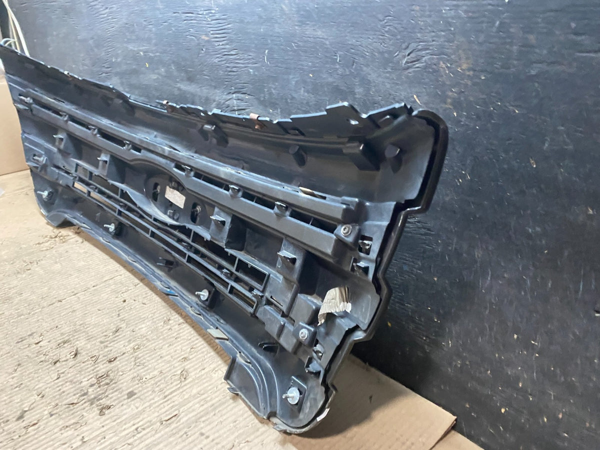 2011 to 2015 Ford Explorer Upper Front Grill Grille V6740 DG4