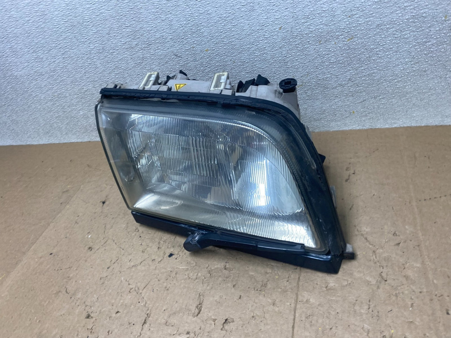 Xenon 1997-1999 Mercedes W140 S320 S500 Right Passenger Side Headlight W9077 DW1