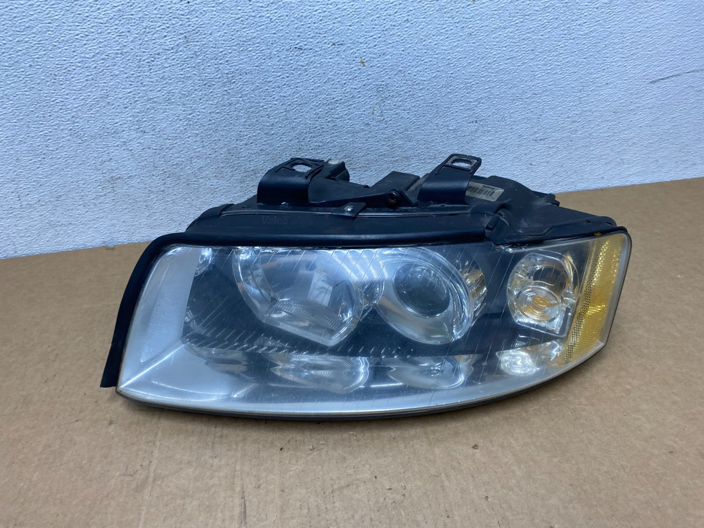 2002-2005 Audi A4 Sedan Left Driver Lh Side Halogen Headlight AD5488 DW0