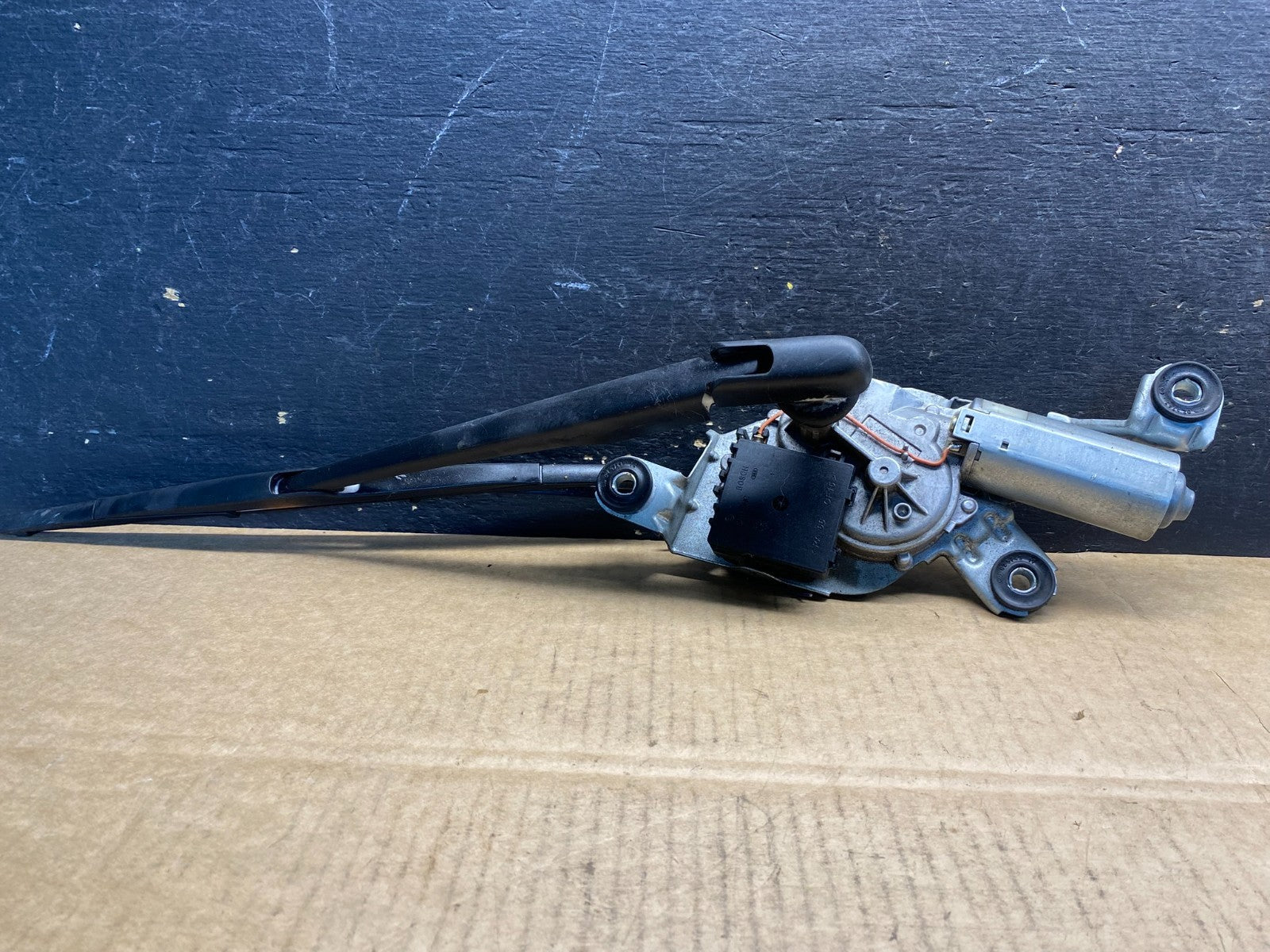 2004 to 2010 BMW X3 E83 Rear Windshield Wiper Motor OEM AB3999 DG0
