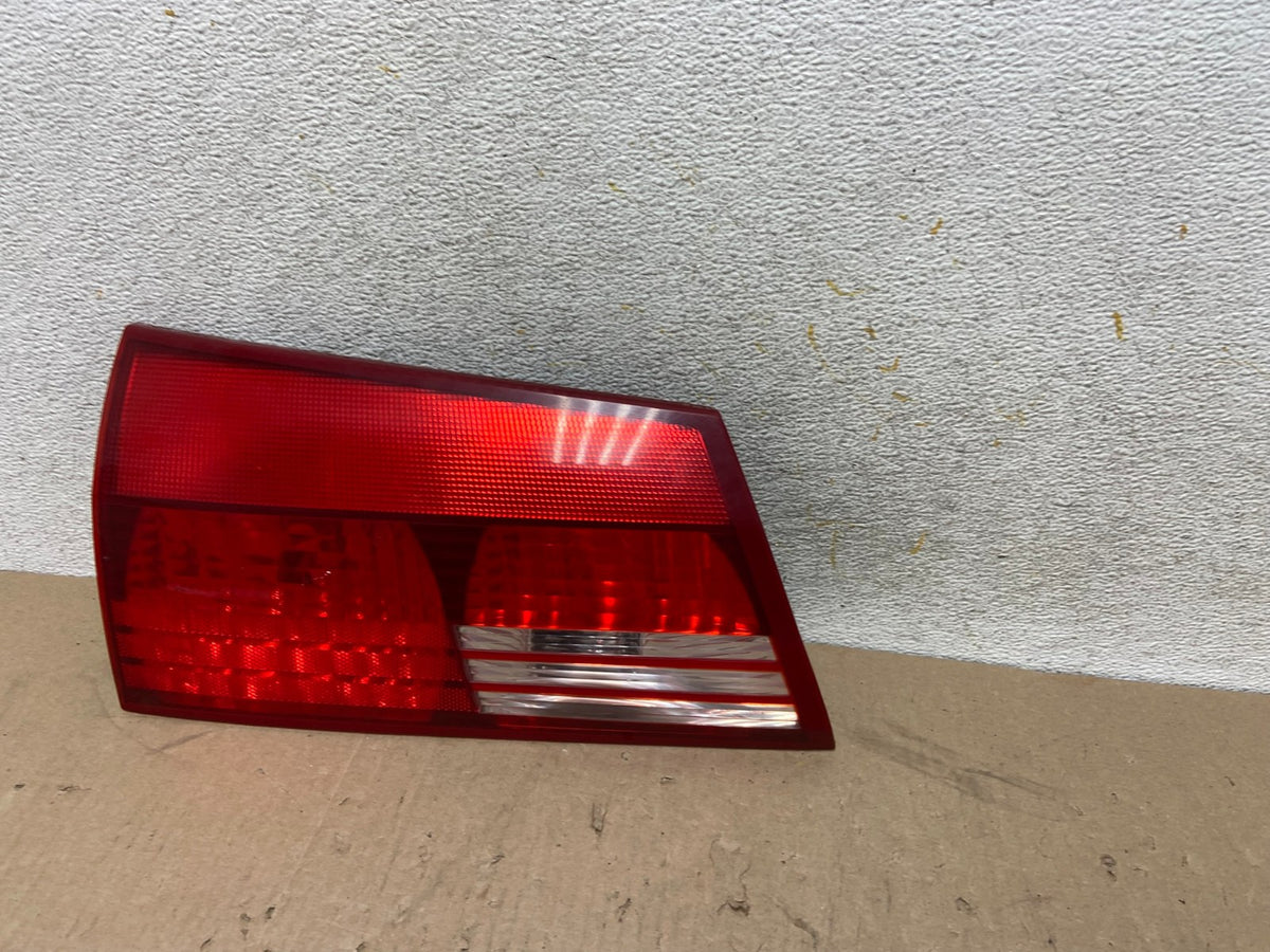 2004 - 2005 Toyota Sienna Left Driver LH Side Inner Tail Light AH6929 LK2