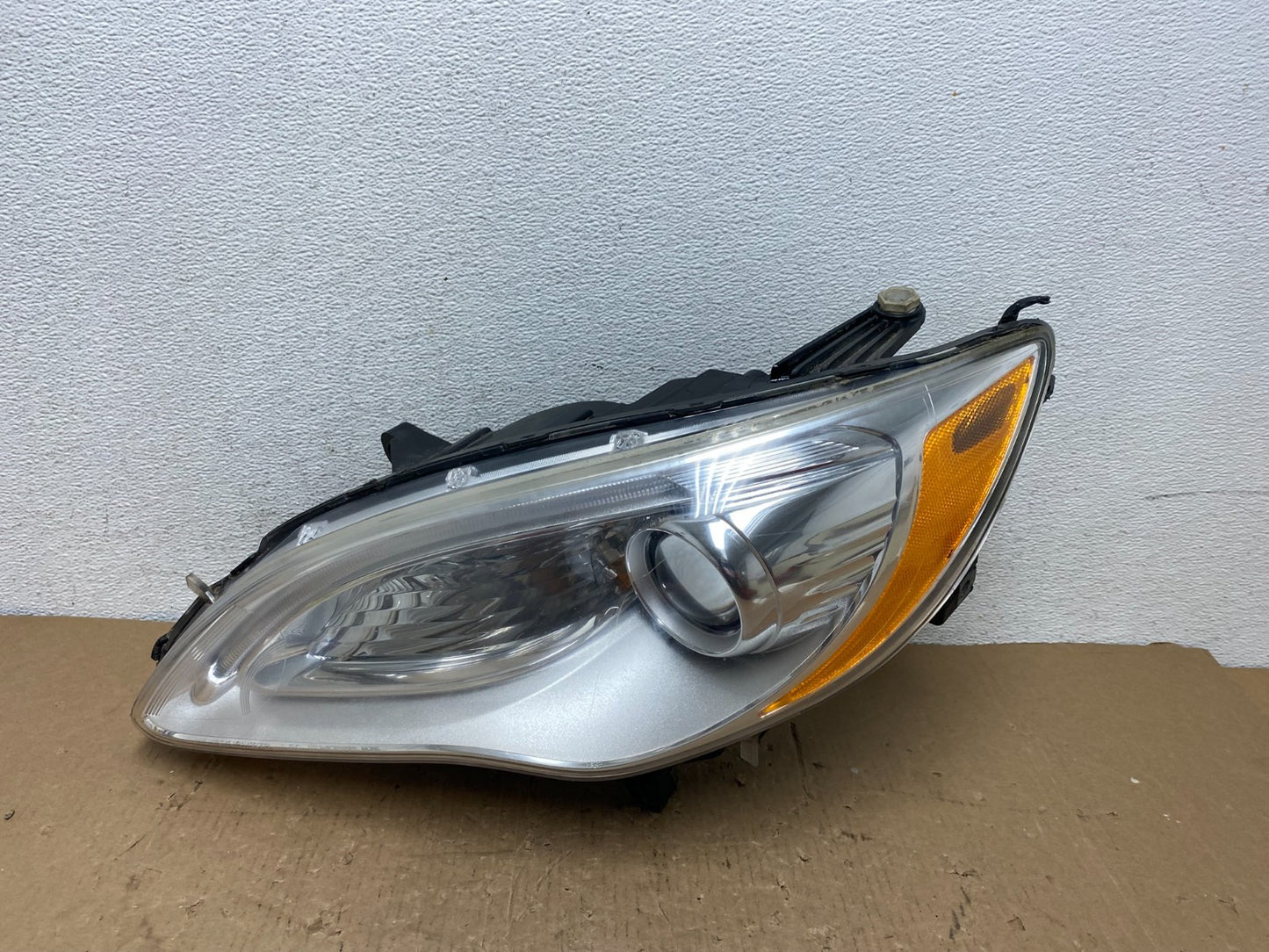 2011 2012 2013 2014 Chrysler 200 Left Driver Lh Side Headlight AD8137 DW0