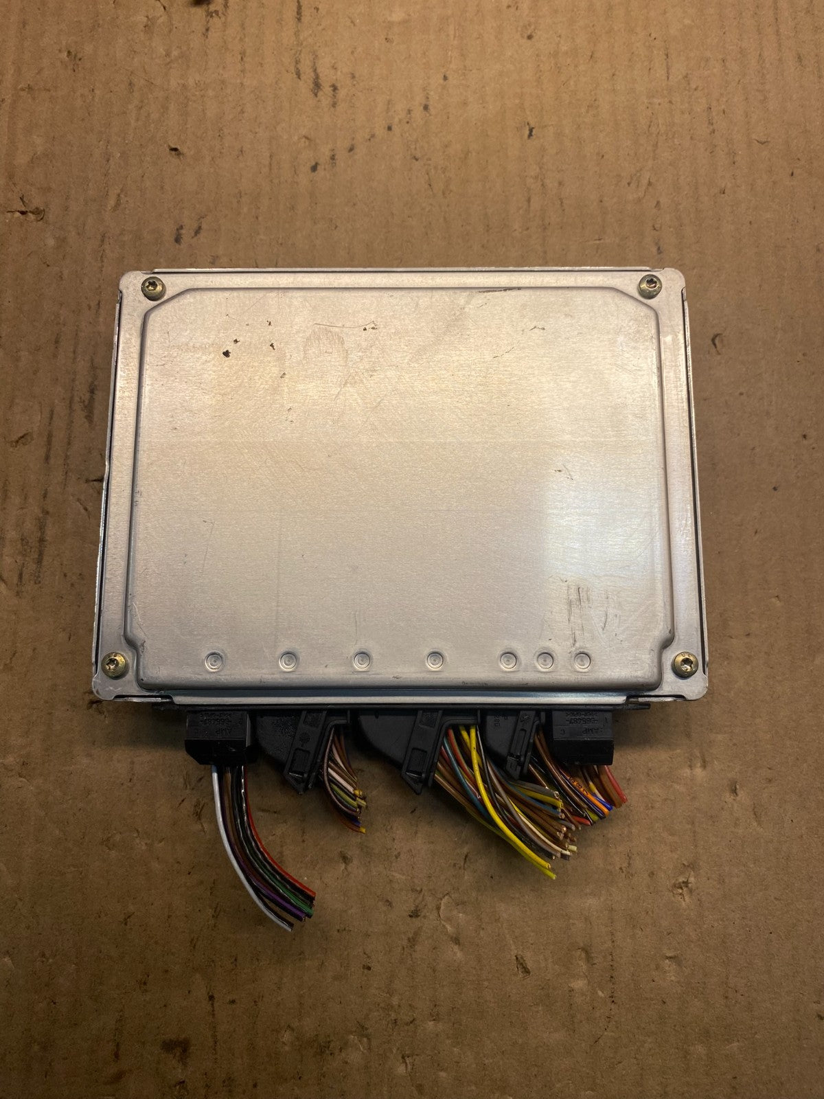 2003 to 2005 BMW 330i ECU ECM Engine Control Module Computer AE6405 DW1
