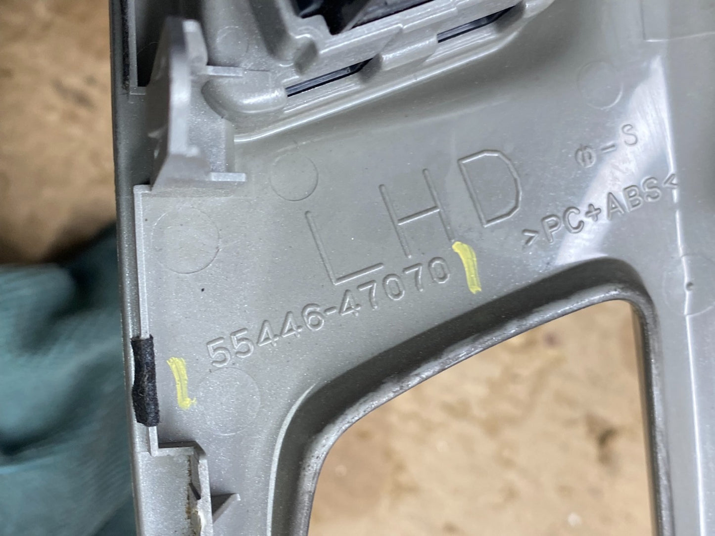 2012-2016 Toyota Prius V Shifter Bezel Trim Parking Push Start  Z7264 DG5