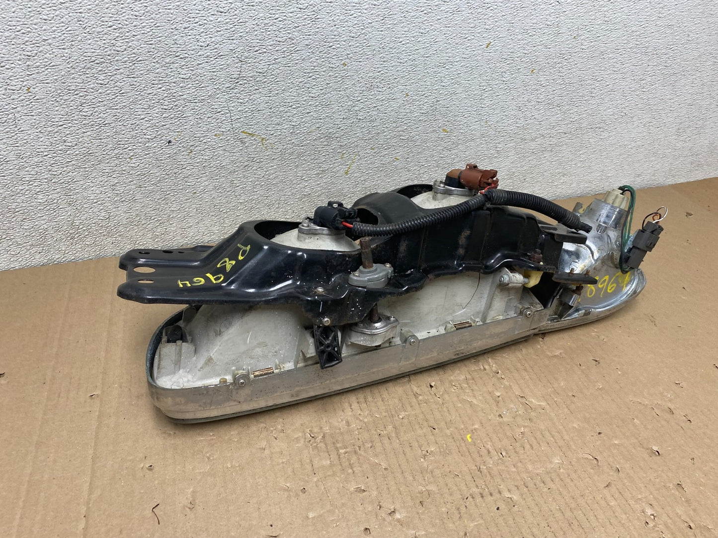 1990 to 1993 Infiniti Q45 Passenger Right Side Halogen Headlight P8964 DG6