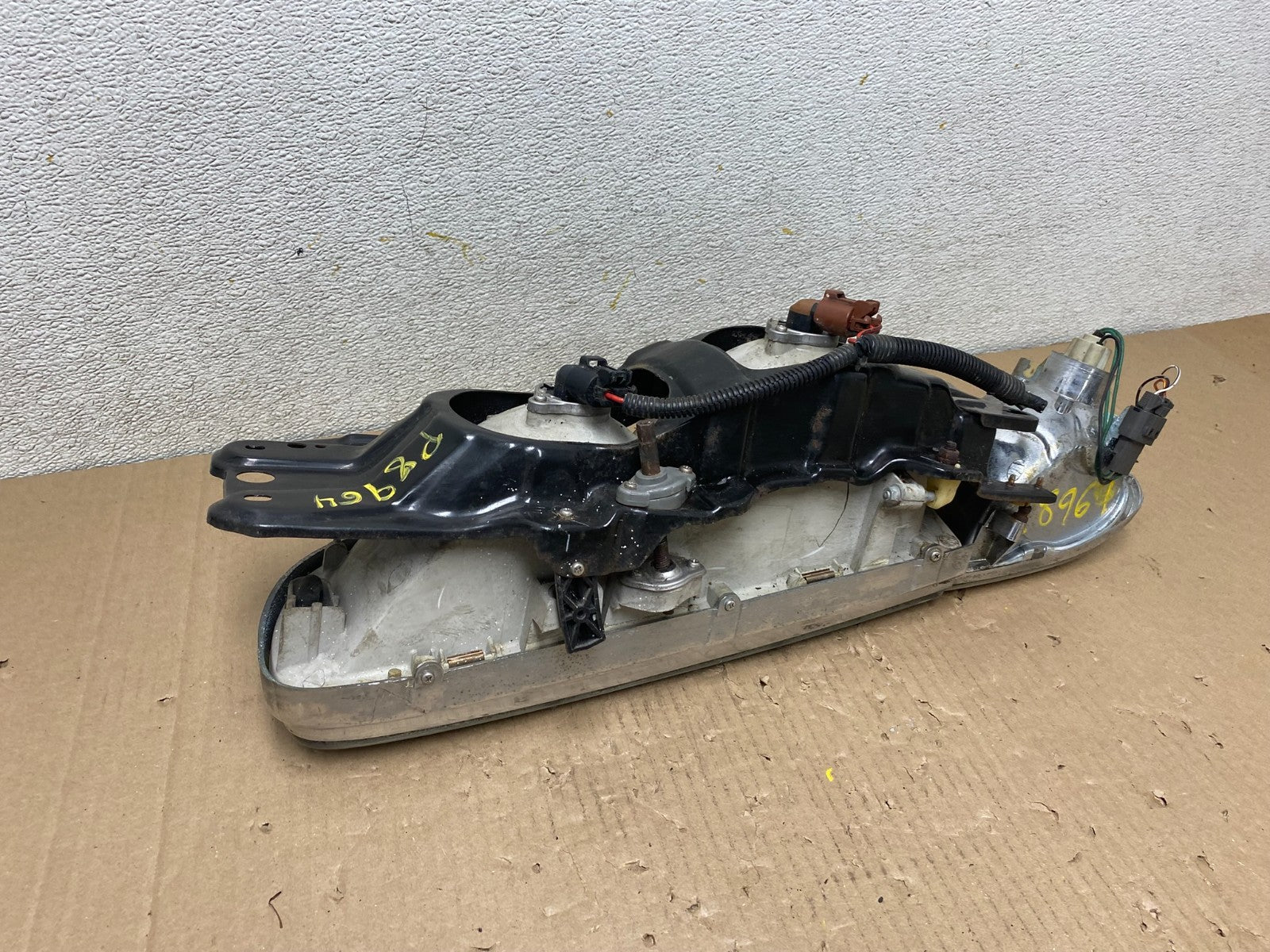 1990 to 1993 Infiniti Q45 Passenger Right Side Halogen Headlight P8964 DG6