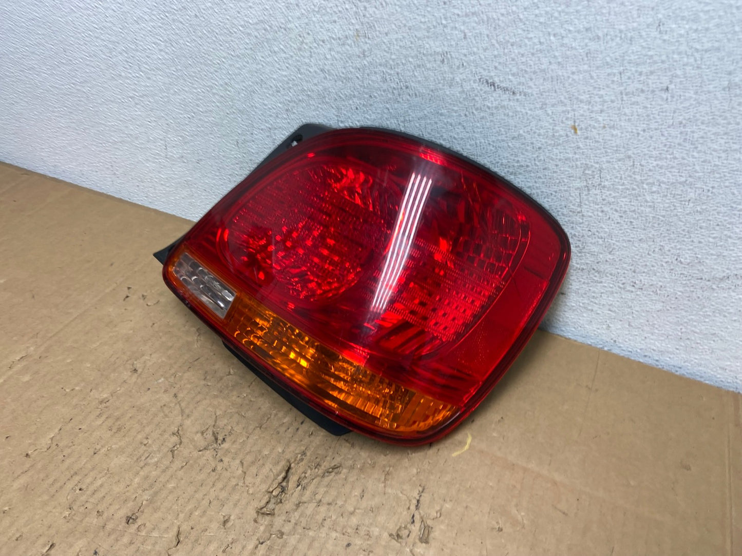 2001 - 2005 Lexus Gs300 Gs400 Gs430 Right Passenger Tail Light AD2383 LK1