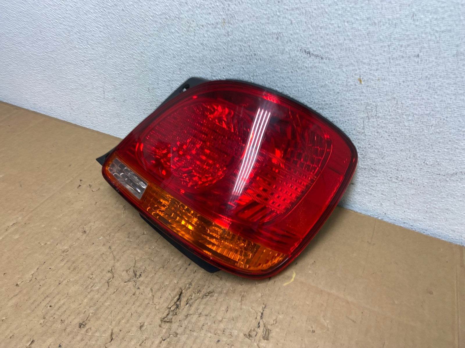 2001 - 2005 Lexus Gs300 Gs400 Gs430 Right Passenger Tail Light AD2383 LK1
