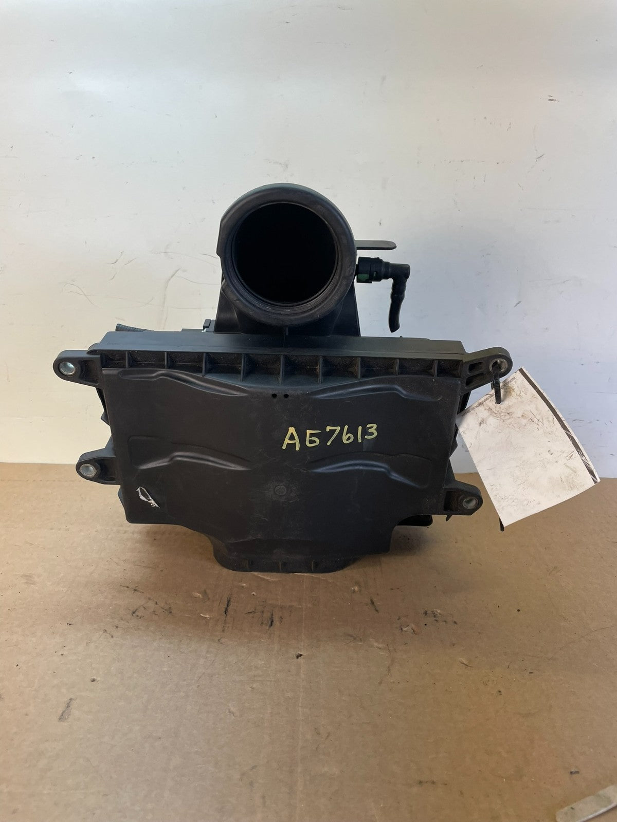2004-2008 Ford F150 5.4L 3V Engine Air Intake Cleaner Filter Box AG76136