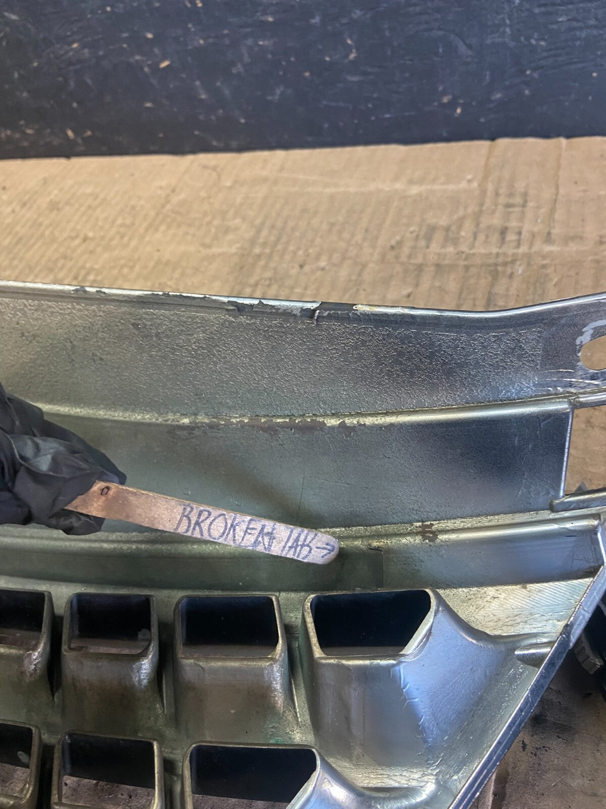 2007 - 2009 Mitsubishi Outlander Front Upper Grill Grille OEM O6230 DG14