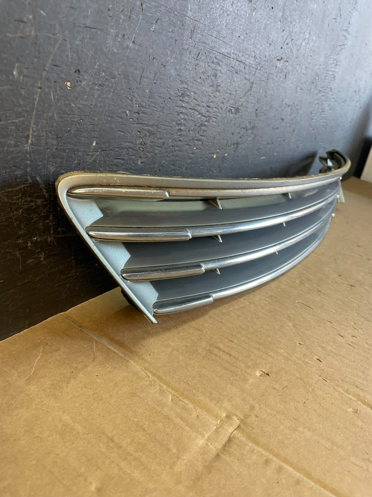2002 to 2004 Lexus ES330 ES300 Front Upper Grill Grille AD5720 DG2