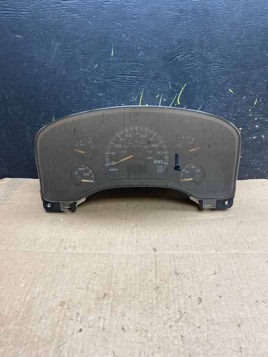 2004 to 2007 Chevrolet Express Speedometer Cluster Gauge OEM Z1613  DG0