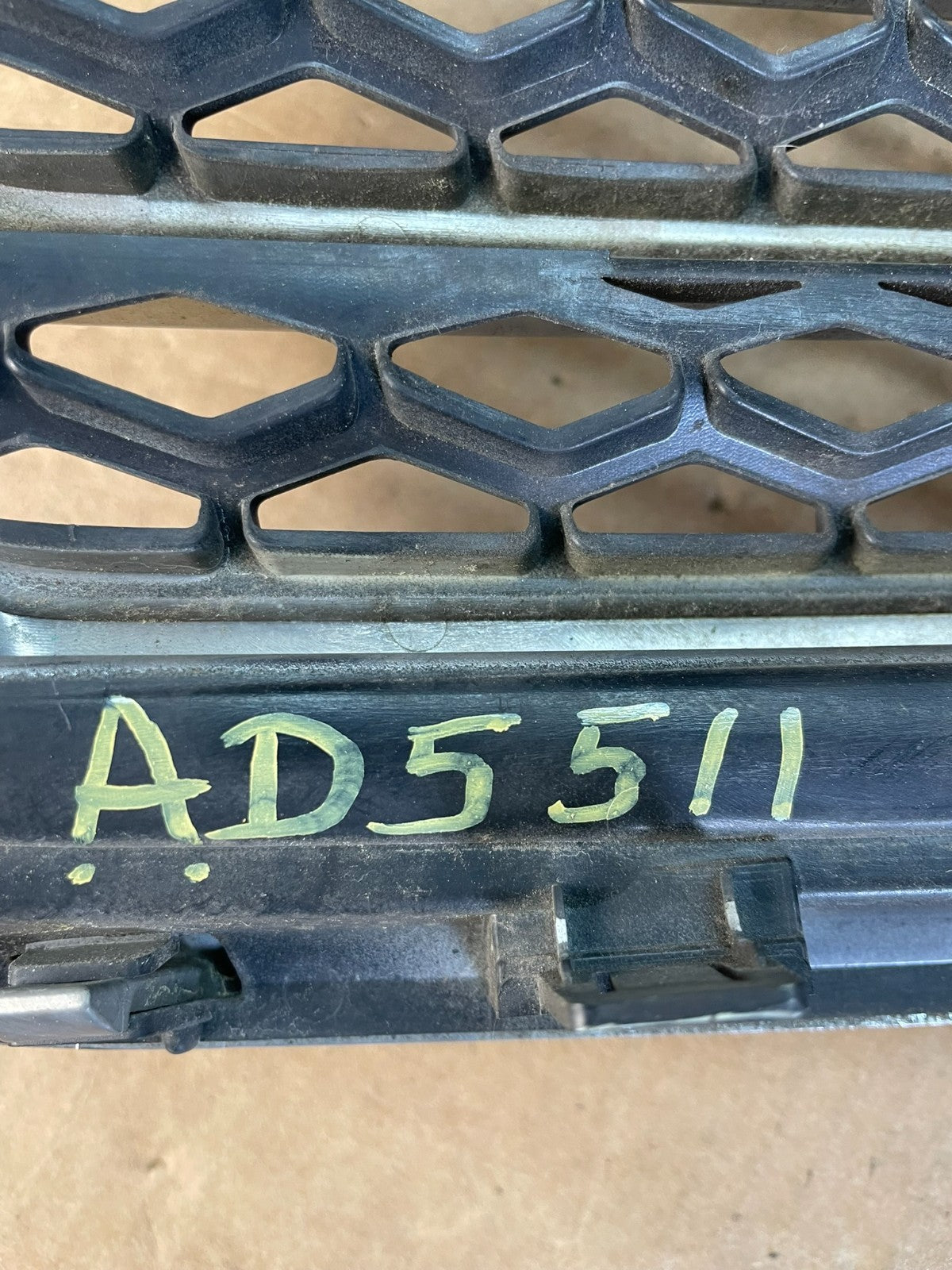 2009 to 2011 Nissan Maxima Front Upper Grill Grille 62070-9N00A AD5511 DG7
