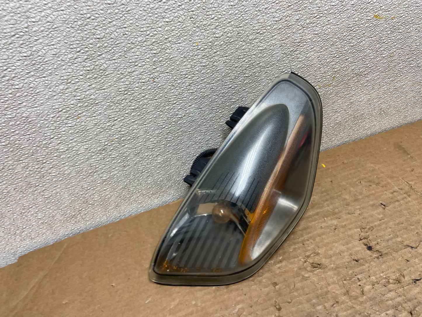 2002-2005 Pontiac Aztek Left Driver LH Side Park Upper Turn Signal z3640 DG2