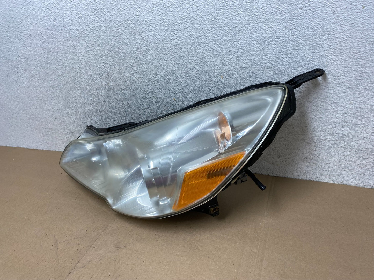 2010 2011 2012 Subaru Legacy Outback Left Driver Halogen Headlight AG4533 DW1