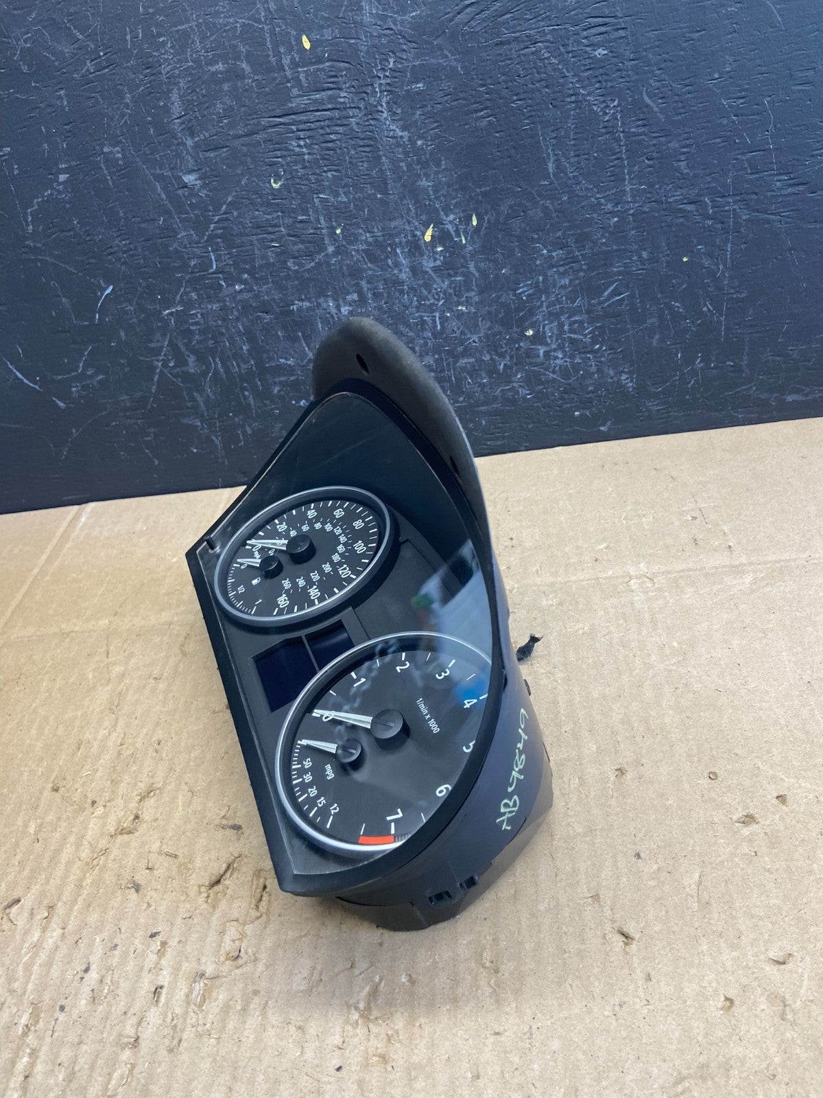 2006 BMW 325i Speedometer Odometer Gauge Cluster OEM AB9849 DG3