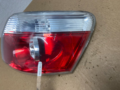 2007 to 2012 GMC Acadia Halogen Tail Light Right Passenger RH Side AC1147 DW4