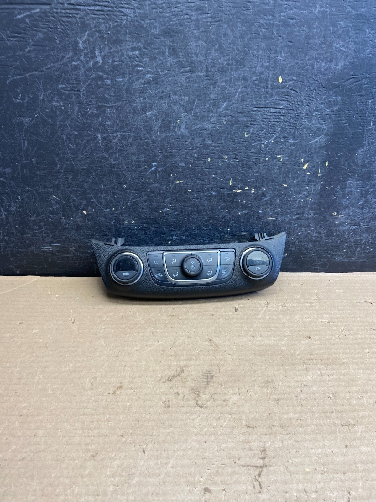 2014 to 2017 Chevrolet Impala Center Climate Control A/C Heater AH3672 DG0