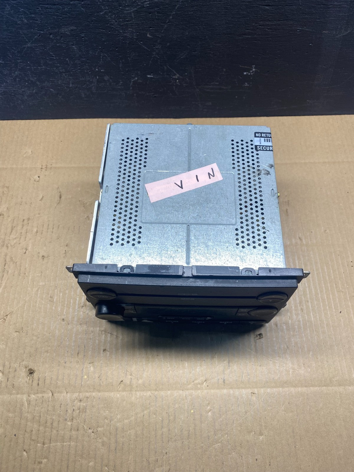2005 to 2007 Ford Five Hundred Montego Radio CD Player AD1513 DG3