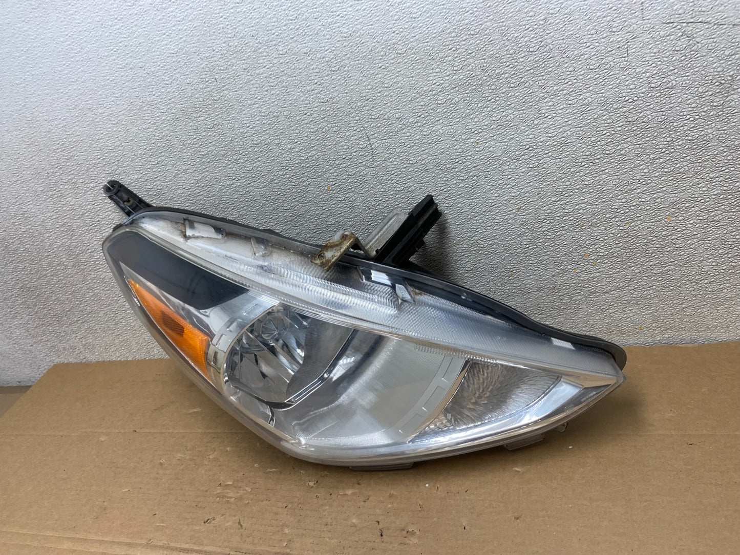 2015 to 2019 Nissan Versa Headlight Right Passenger RH Side Oem AB4445 DW1