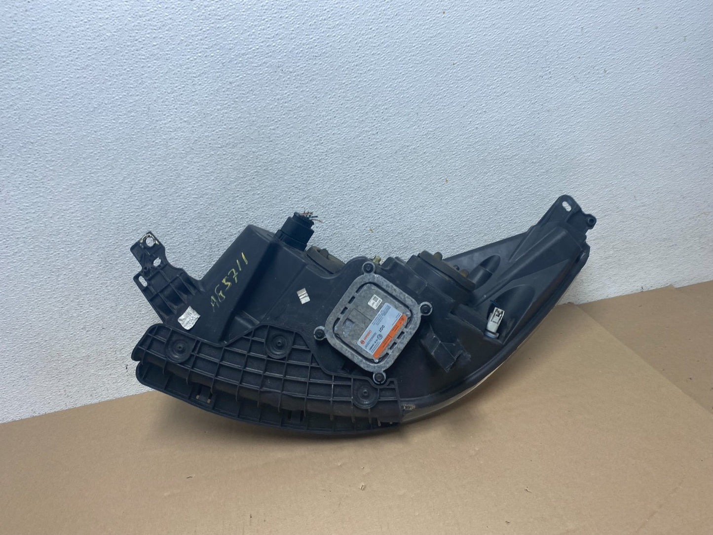 2013 - 2016 Ford Escape Headlight Right Passenger RH Side Xenon HID AG5711 DW8